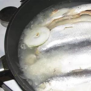 Как солить икру рыбы дома: рецепты и хитрости приготовления Удаление ястыков перед тем, как солить икру