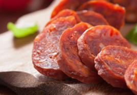 Chorizo ​​- kas tas ir un desas sastāvs, soli pa solim receptes ēdiena gatavošanai mājās ar fotogrāfijām